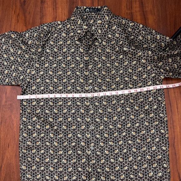 Shinawatra Silk Elephant Button Up Shirt Size Large - Picture 5 of 6